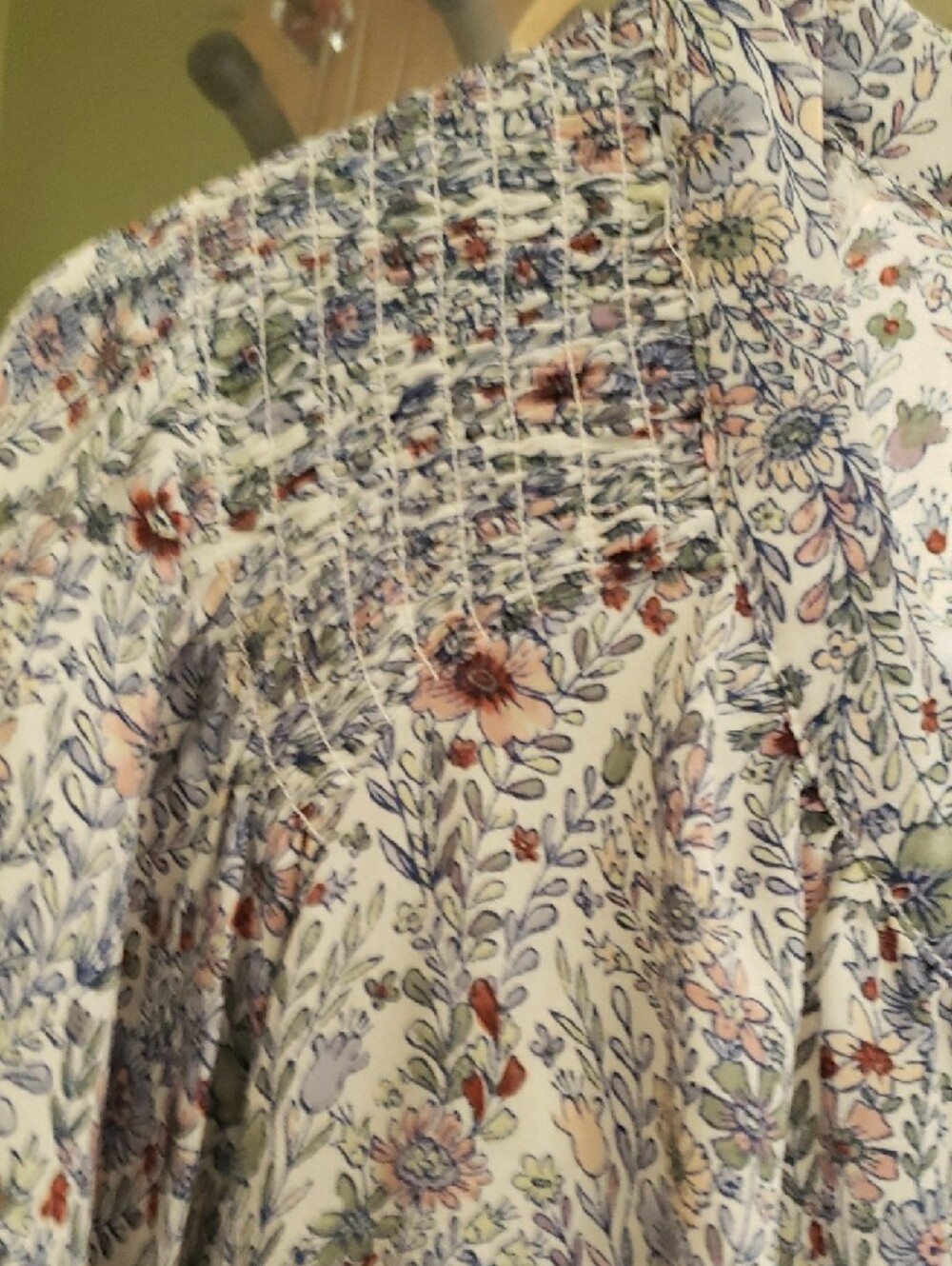 Rose & Olive Pastel Floral V Neck Top - Picture 5 of 7